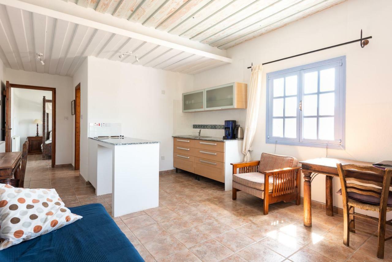 Adamos Hotel Apartments 托其 外观 照片